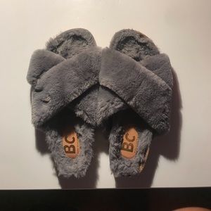 Grey fuzzy sandals